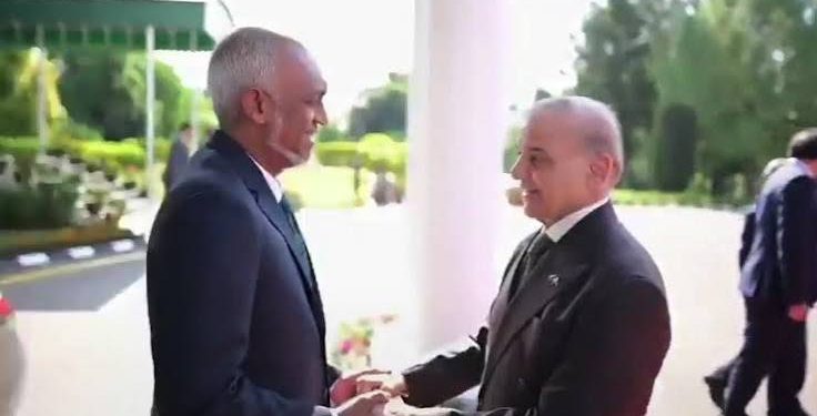 Pakistan and the Maldives decide to strengthen defence and trade ties